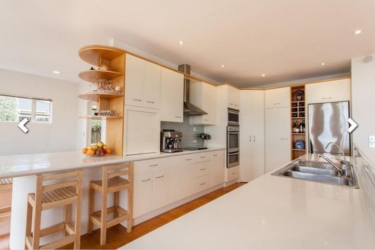 Photo of property in 34 King Richard Place, Browns Bay, Auckland, 0630