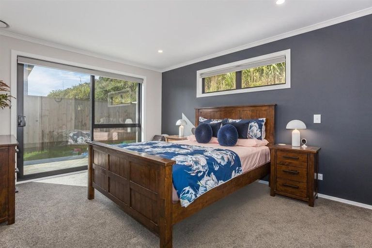 Photo of property in 14 Kaiaho Close, Aotea, Porirua, 5024