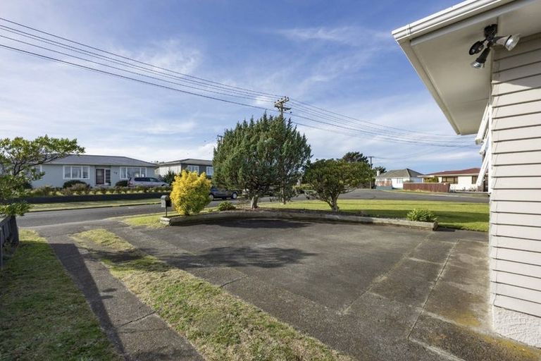 Photo of property in 12 Murch Place, Tawhero, Whanganui, 4500