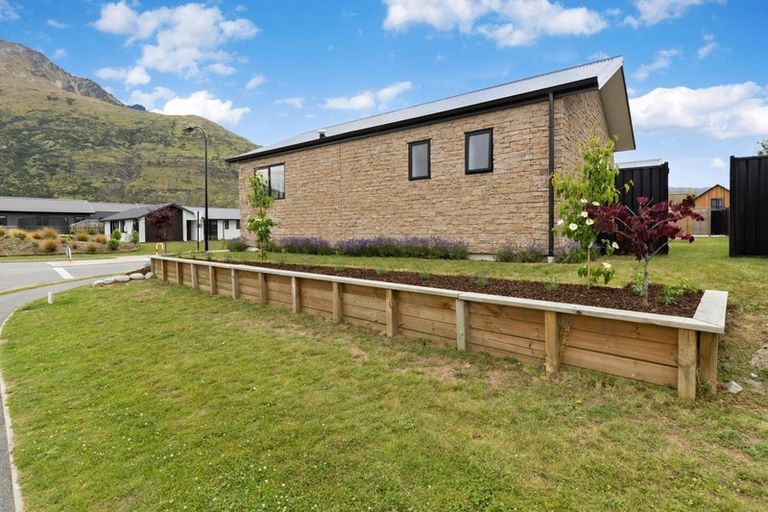 Photo of property in 2 Headley Drive, Lower Shotover, Queenstown, 9304