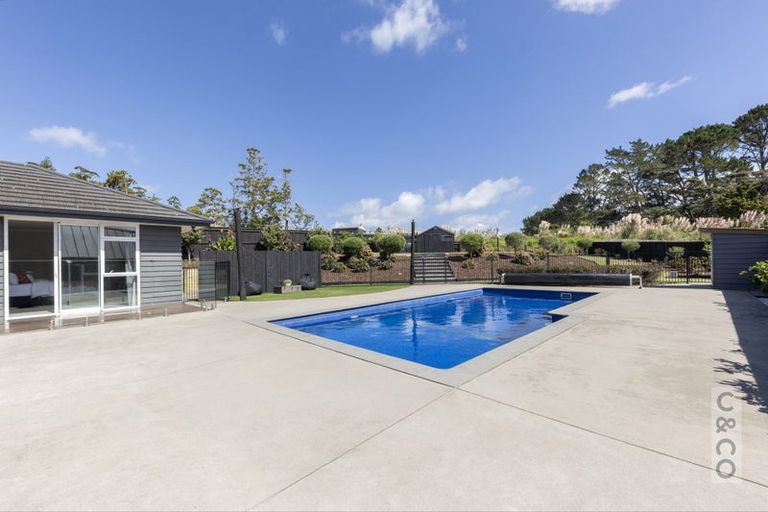 Photo of property in 6 Pheasant Lane, Waimauku, 0812