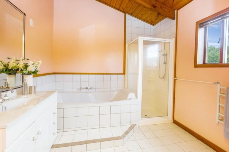 Photo of property in 27 Seymour Grove, Kingsley Heights, Upper Hutt, 5018