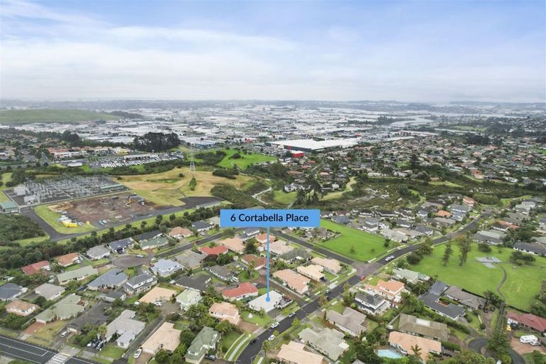 Photo of property in 6 Corta Bella Place, Golflands, Auckland, 2013