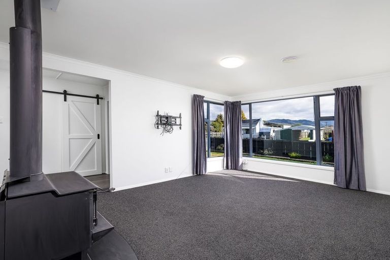 Photo of property in 1 Holmes Street, Waimate, 7924