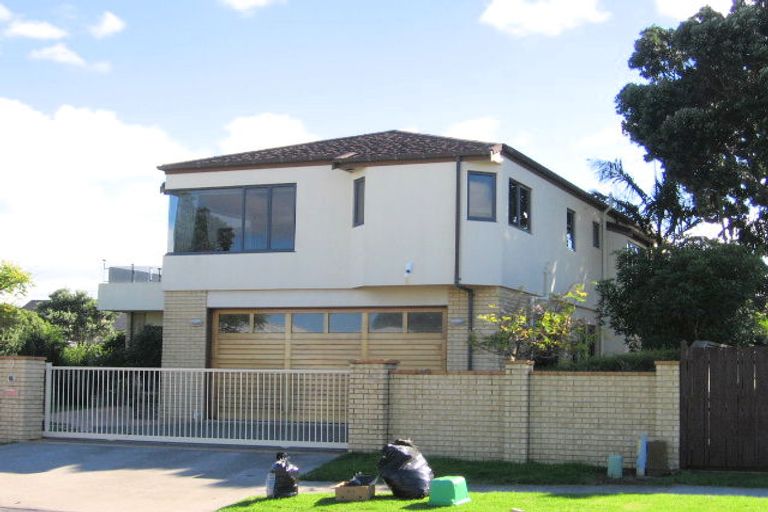 Photo of property in 2/3 Devon Road, Bucklands Beach, Auckland, 2012