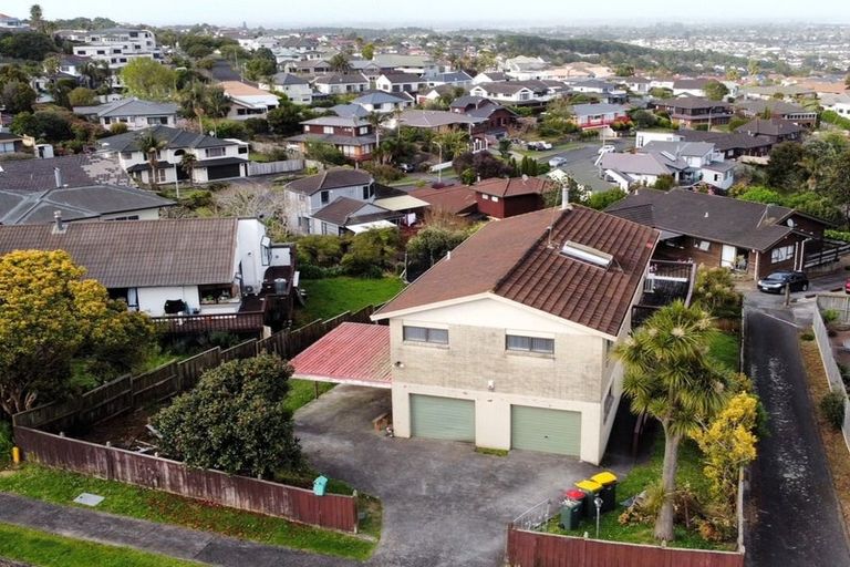 Photo of property in 43 Goodwood Drive, Goodwood Heights, Auckland, 2105