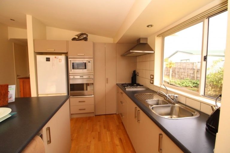 Photo of property in 100 Kauri Crescent, Matarangi, Whitianga, 3592