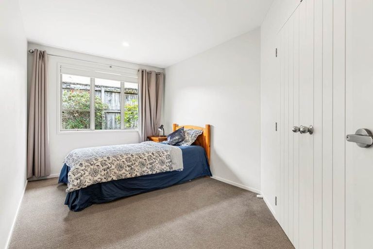 Photo of property in 5 George Deane Place, Greenhithe, Auckland, 0632