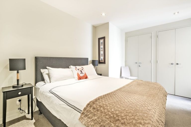 Photo of property in Piermont Apartments, 5e/82 Cable Street, Te Aro, Wellington, 6011