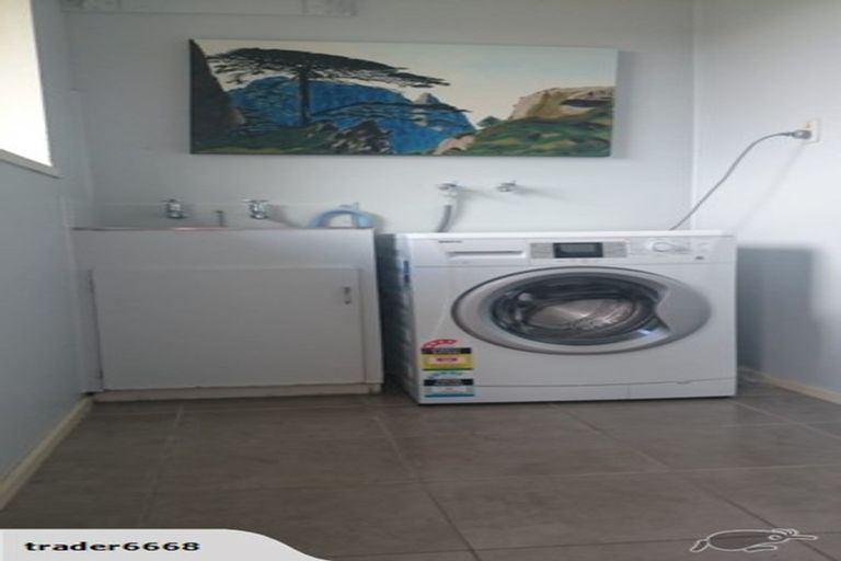 Photo of property in 2/86 Weatherly Road, Torbay, Auckland, 0630