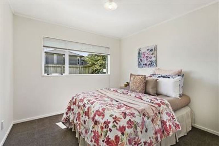 Photo of property in 14 Peel Lane, Aotea, Porirua, 5024