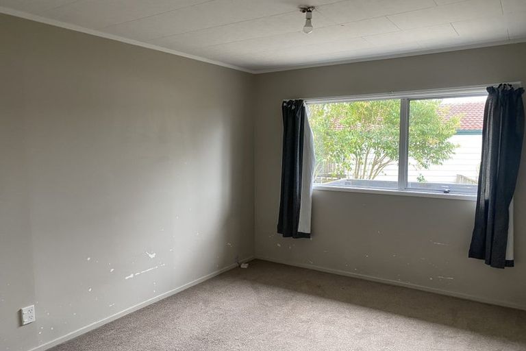 Photo of property in 82 Moire Road, Massey, Auckland, 0614