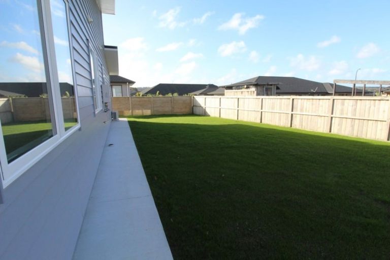 Photo of property in 7 Grove Way, Riverhead, 0820