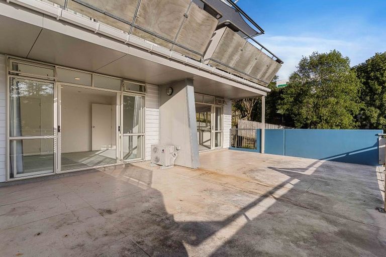 Photo of property in 4e/20 Ian Marwick Place, Birkenhead, Auckland, 0626