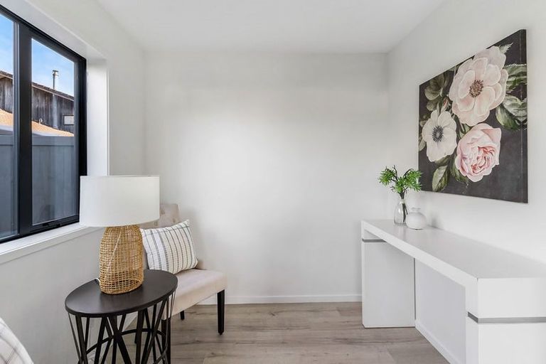 Photo of property in 19a Bradbury Road, Botany Downs, Auckland, 2010