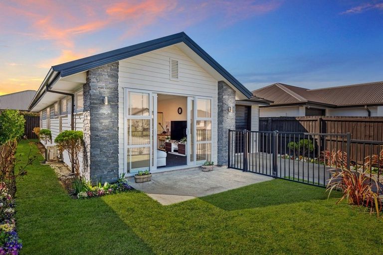 Photo of property in 54 Packard Crescent, Halswell, Christchurch, 8025