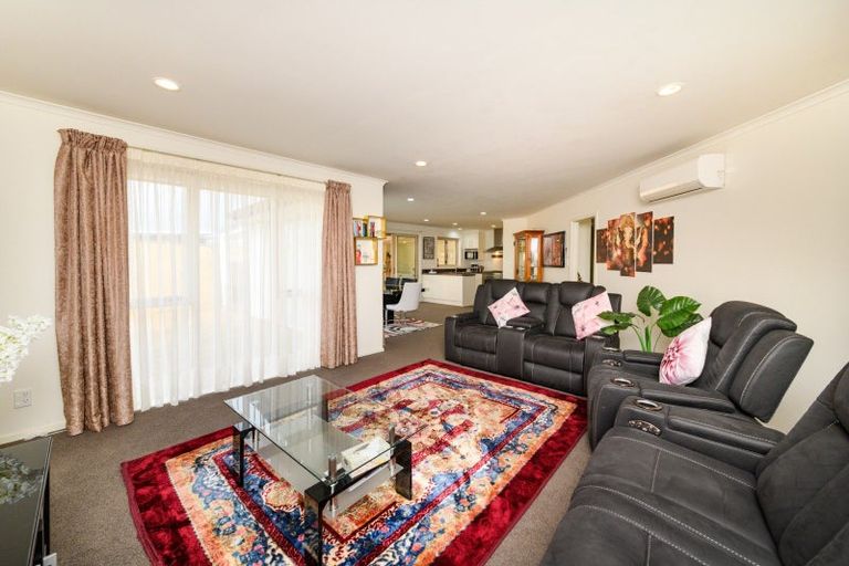 Photo of property in 98 Rosalie Terrace, Kelvin Grove, Palmerston North, 4414