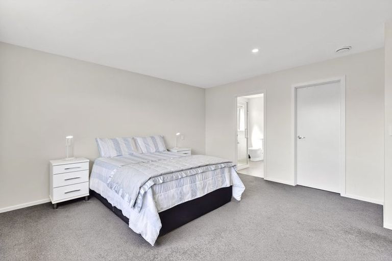 Photo of property in 1 Criffel Place, Luggate, Cromwell, 9383