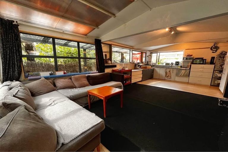 Photo of property in 41 Lone Kauri Road, Karekare, New Lynn, 0772