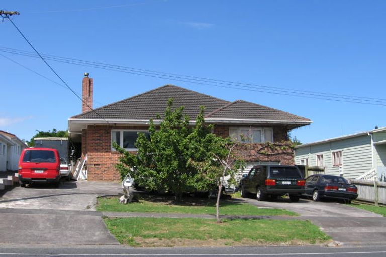 Photo of property in 140 Hutchinson Avenue, New Lynn, Auckland, 0600