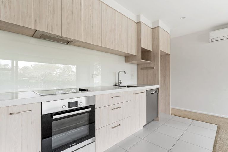 Photo of property in 7c Botanical Drive, Silverdale, 0932