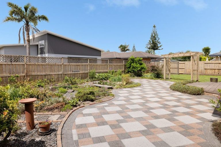 Photo of property in 5 Webb Place, Papamoa Beach, Papamoa, 3118