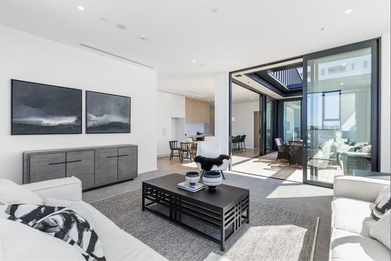 Photo of property in 6/14 Tamariki Avenue, Orewa, 0931