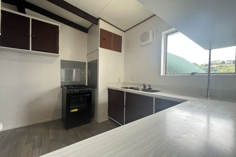 Photo of property in 2 Mervyn Place, Plimmerton, Porirua, 5026