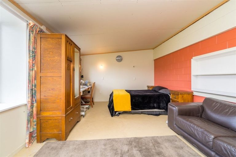 Photo of property in 8 Scott Street, Milton, 9220