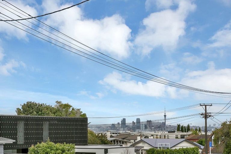 Photo of property in 5/19 Lake Pupuke Drive, Takapuna, Auckland, 0622