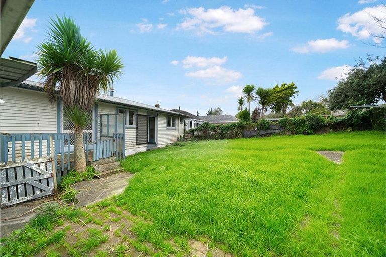 Photo of property in 10 Ribblesdale Road, Henderson, Auckland, 0612