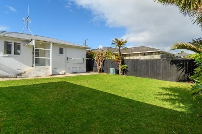 Photo of property in 11 Goods Road, Otumoetai, Tauranga, 3110