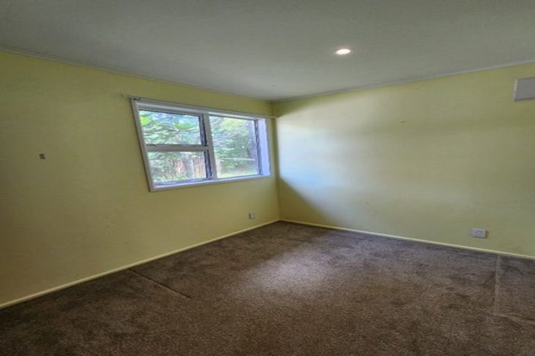 Photo of property in 24 Pendlebury Street, Green Bay, Auckland, 0604