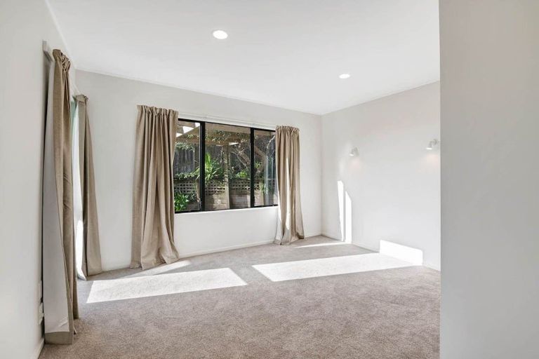 Photo of property in 14b Kestrel Heights, Arkles Bay, Whangaparaoa, 0932