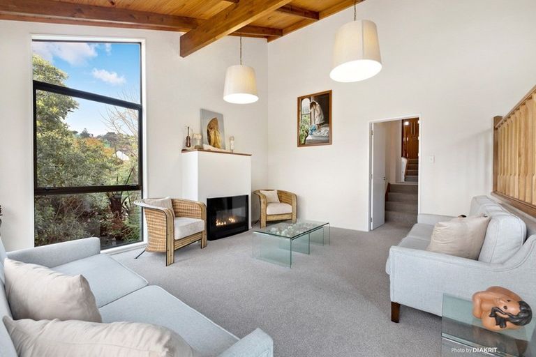 Photo of property in 8 Burbank Crescent, Churton Park, Wellington, 6037