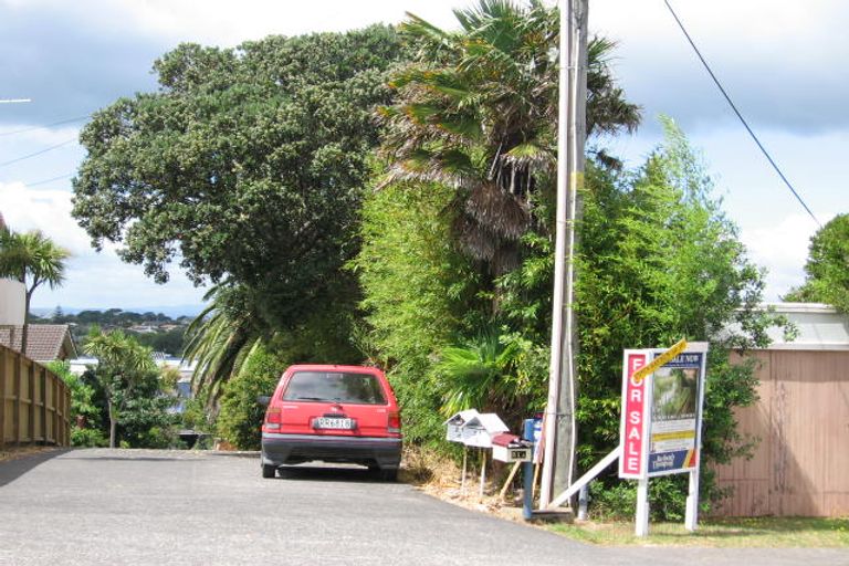 Photo of property in 1/21 Rangitoto Terrace, Milford, Auckland, 0620