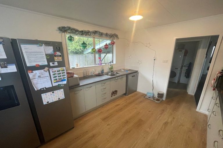 Photo of property in 11 Villa Place, Bell Block, New Plymouth, 4312