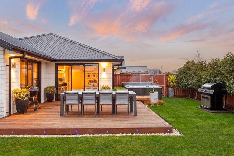 Photo of property in 19 Whincops Road, Halswell, Christchurch, 8025