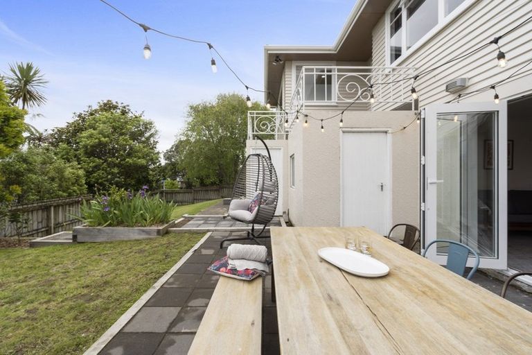 Photo of property in 1 Fairfax Terrace, Frankleigh Park, New Plymouth, 4310