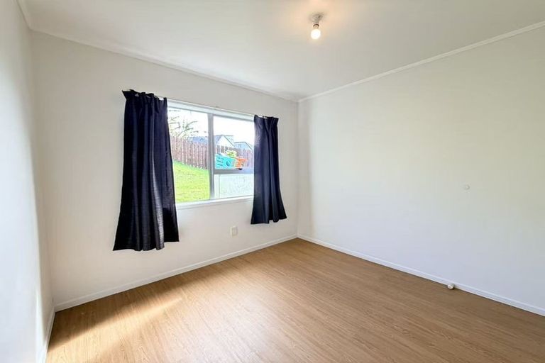 Photo of property in 10 Celeste Place, Totara Vale, Auckland, 0627