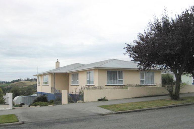 Photo of property in 14 Arrow Crescent, Holmes Hill, Oamaru, 9401