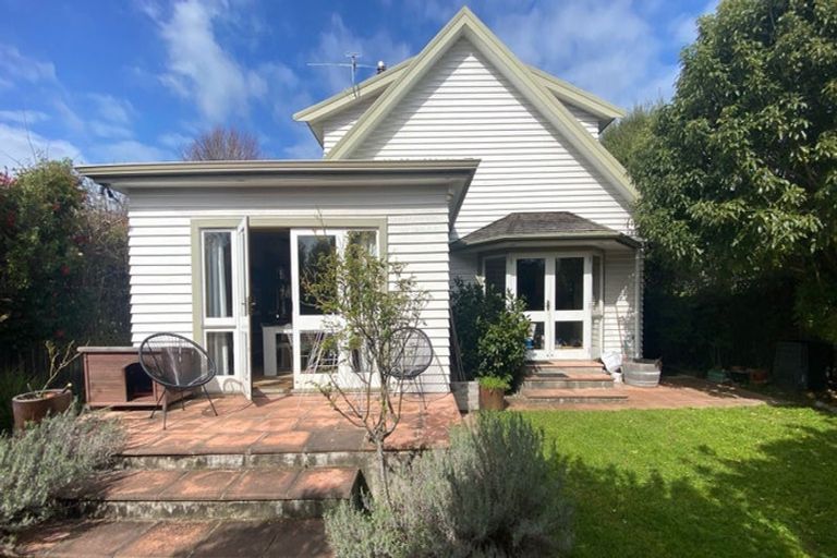 Photo of property in 4 Thorrington Road, Cashmere, Christchurch, 8022
