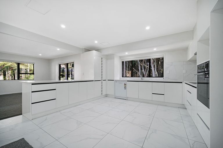 Photo of property in 30 Paulownia Place, Totara Heights, Auckland, 2105