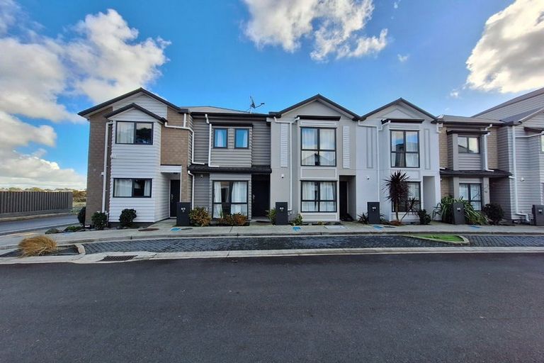 Photo of property in 1/3 Wallson Crescent, Wiri, Auckland, 2104