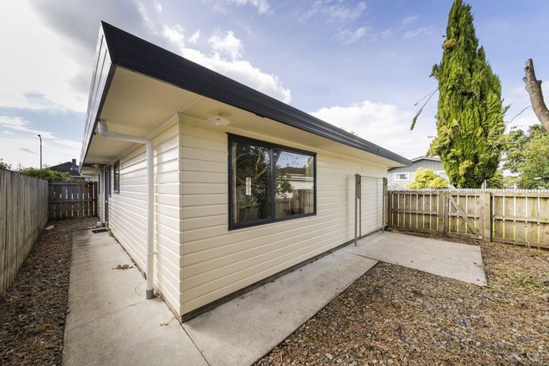 Photo of property in 1 Tilbury Avenue, Hokowhitu, Palmerston North, 4410