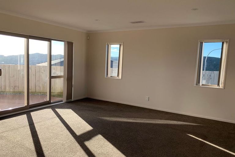 Photo of property in 12 Havana Rise, Grenada Village, Wellington, 6037