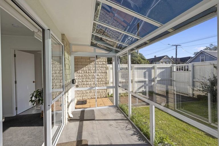 Photo of property in 31 Barrett Street, Westown, New Plymouth, 4310