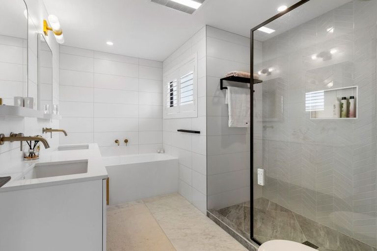 Photo of property in 6 Bevyn Street, Castor Bay, Auckland, 0620