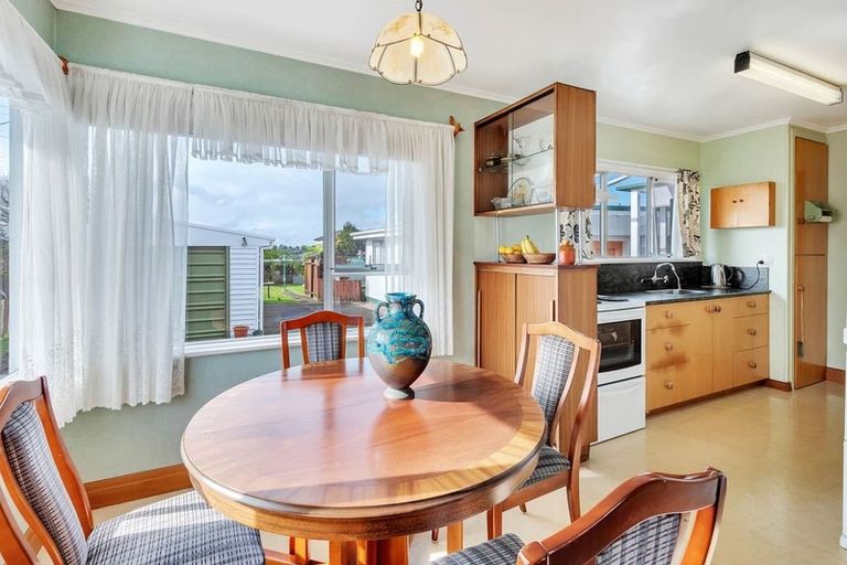 Photo of property in 116 Woodglen Road, Glen Eden, Auckland, 0602