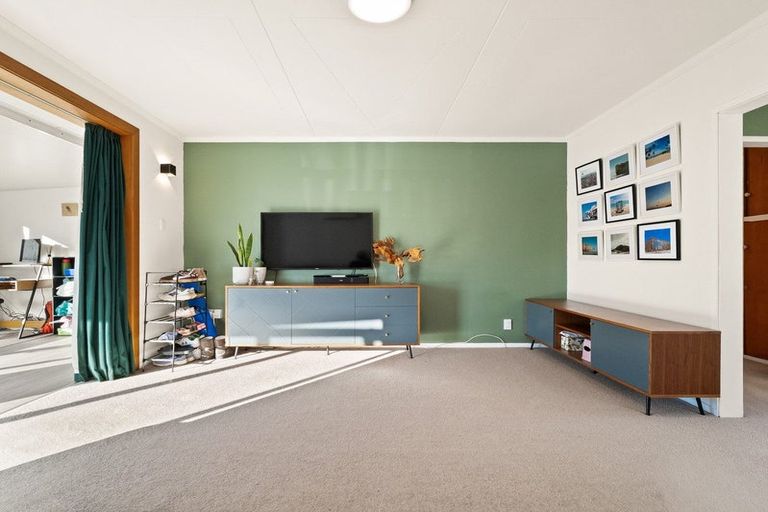 Photo of property in 5 Elwyn Crescent, Green Island, Dunedin, 9018
